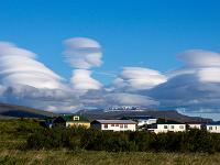 Zum Schluß leuchten vier Wolkensäulen am Abendhimmel